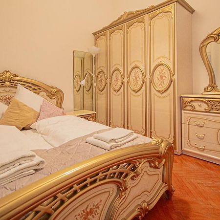 The Grand Royal 3Bdr Heart Of Old Town Apartment Прага Екстериор снимка